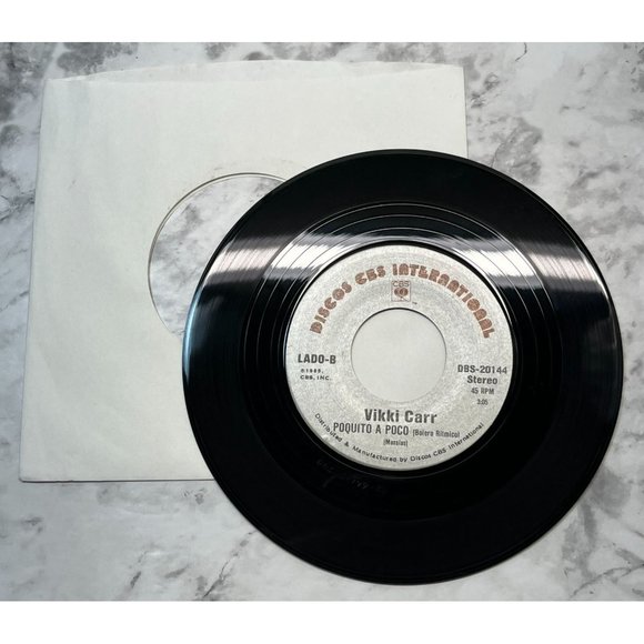 Vikki Carr Atrapame (Ranchera) / Poquito A Poco 45 Latin Discos CBS 20144 1985 - Picture 4 of 4